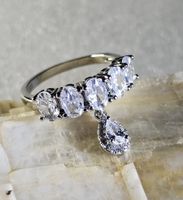 Wunderschöner Ring mit Zirkonia, 925 versilbert, Gr. 8