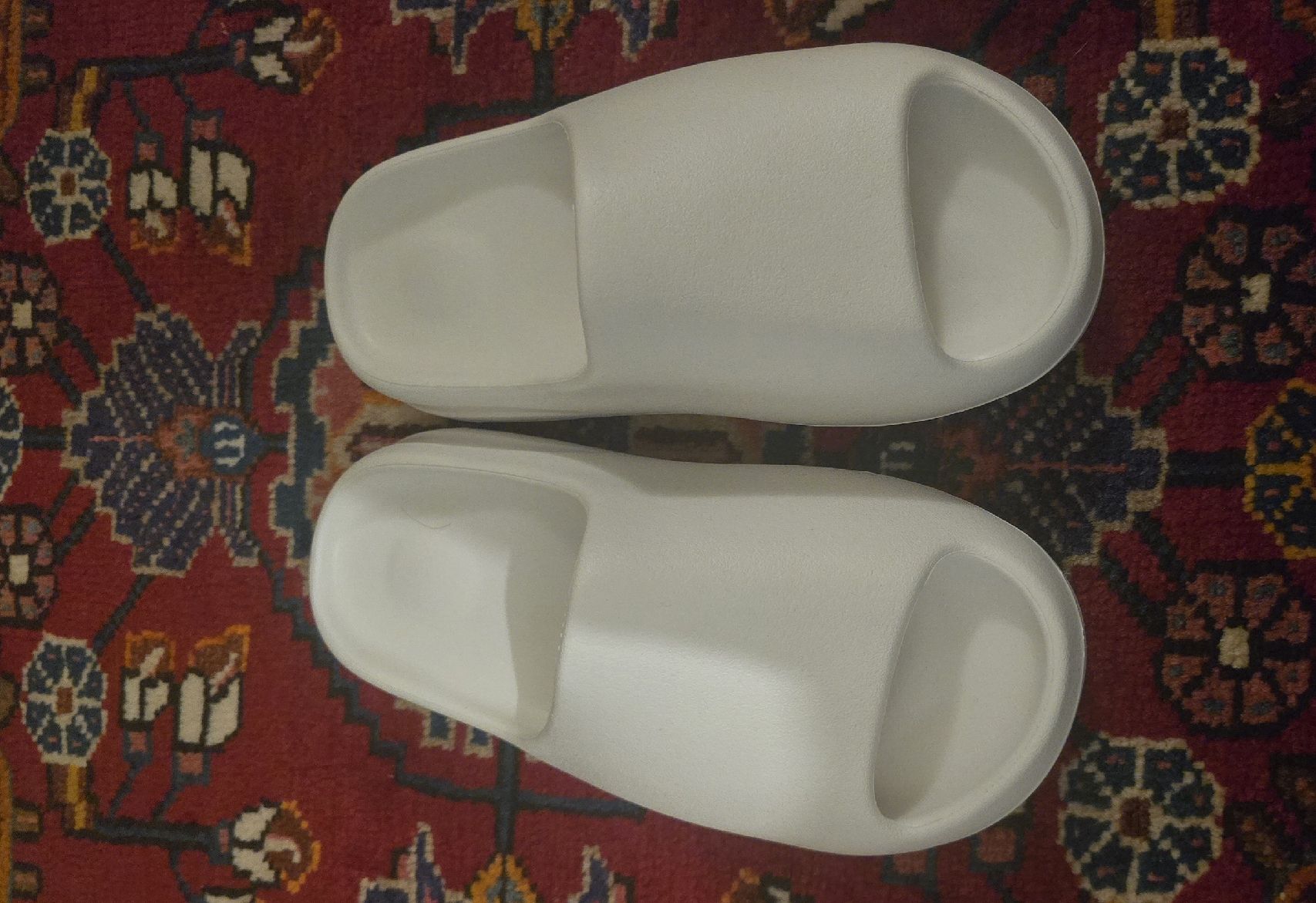 Scarpe da uomo: *New Yeezy Slides White YS-01 Size 7 – Usato da Buchs SG venduto da rei_7j5l