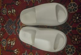 *New Yeezy Slides White YS-01 Size 7