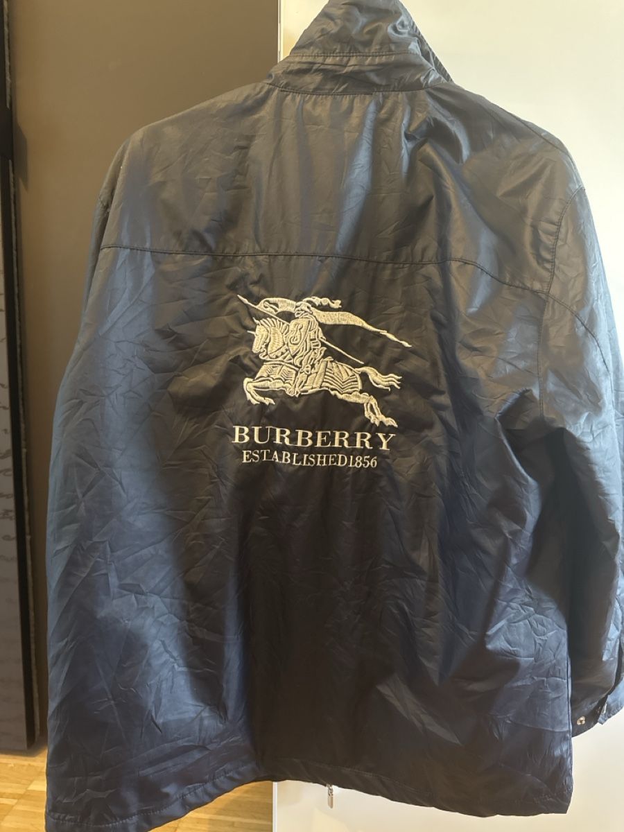Burberry Vestes: Burberry  – D'occasion à Menzingen par Dali2504 3