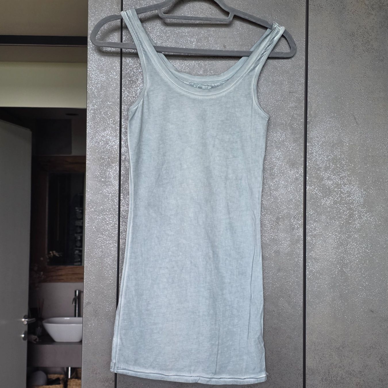 Nile Top: 🐸 NILE LONG TOP HELLGRAU TANK TOP – Nuovo (secondo la descrizione) da Môtier (Vully) venduto da Frogs