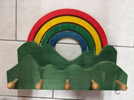 Schöne Holzgarderobe für Kinder