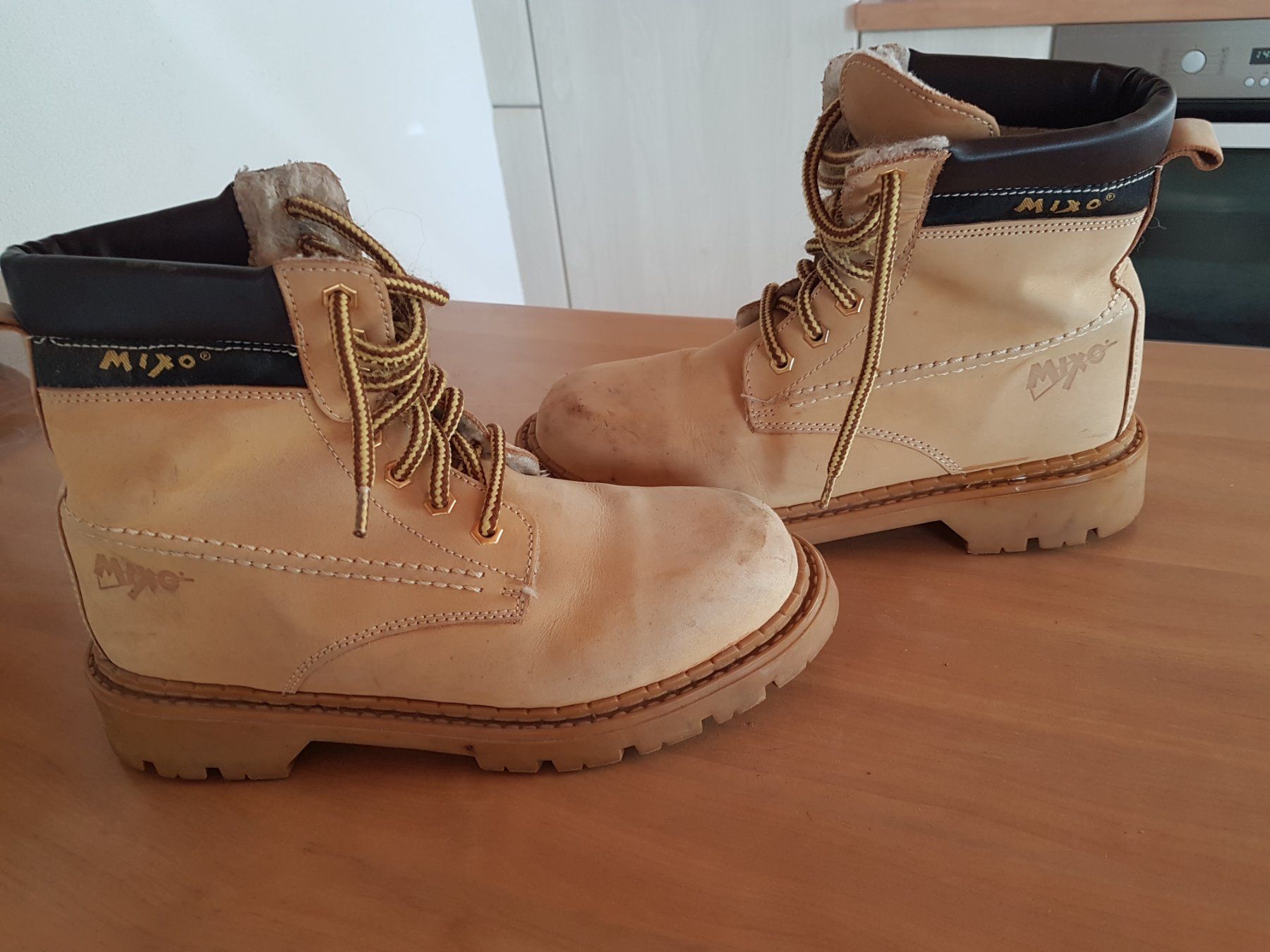 Scarpe da donna: Chaussures grandeur 40 doublée marque Mixo – Usato da Villiers venduto da san_jn5w 8