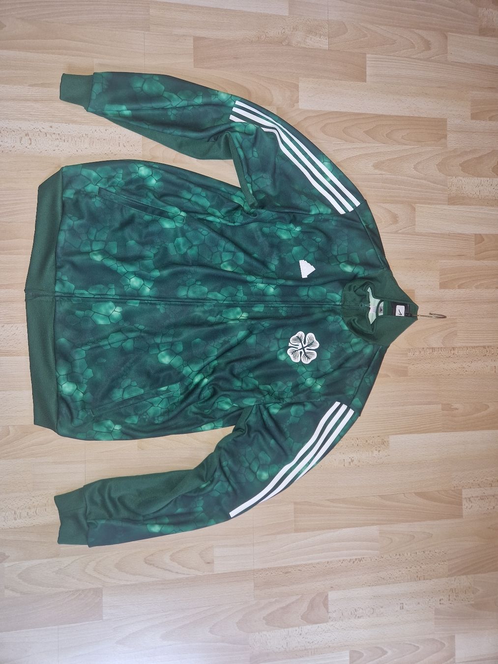 Adidas Vestes: Celtic FC Track Jacket adidas – D'occasion à Donatyre par Vurzor