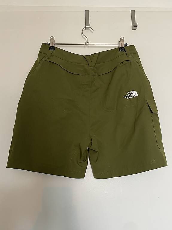 Pantaloni: The North Face hiking short – Usato da Zürich venduto da ath_d7hl 1