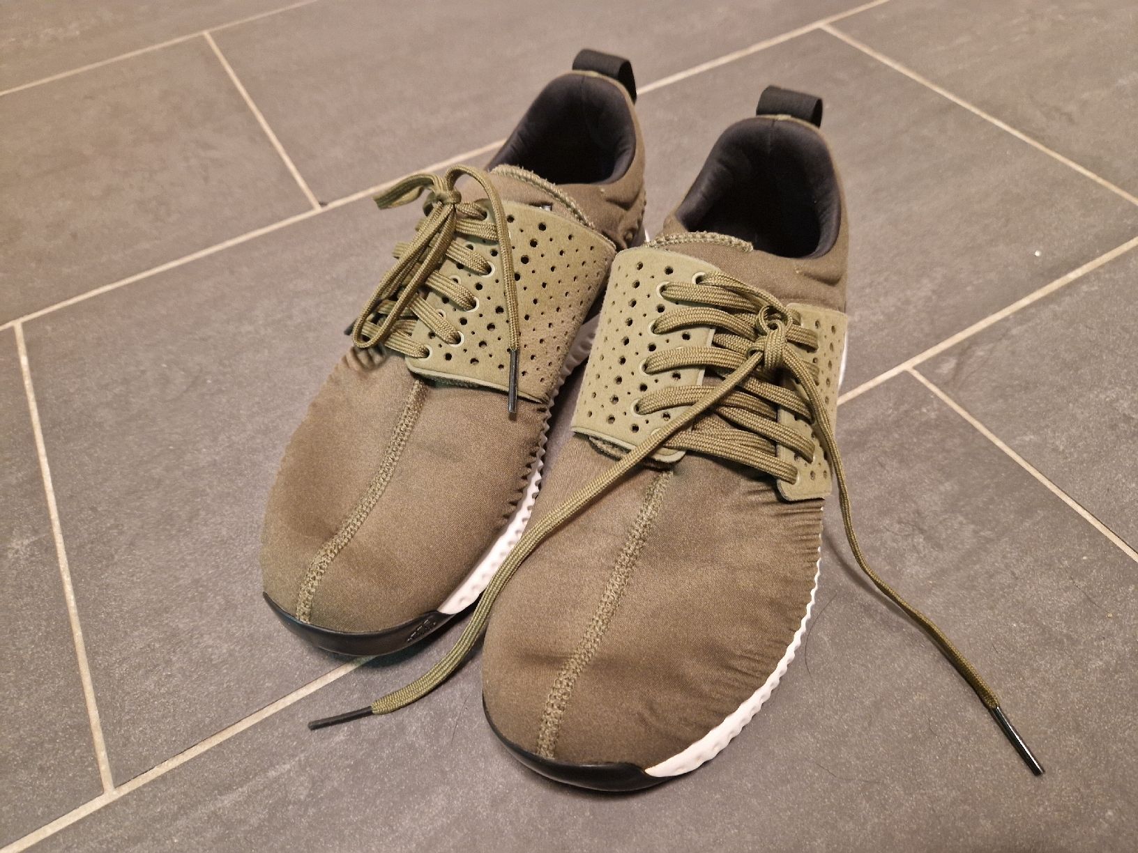 Adidas Scarpe da uomo: Adidas Neopren Golfschuhe Gr. 43 – Usato da Nürensdorf venduto da romano_a 2