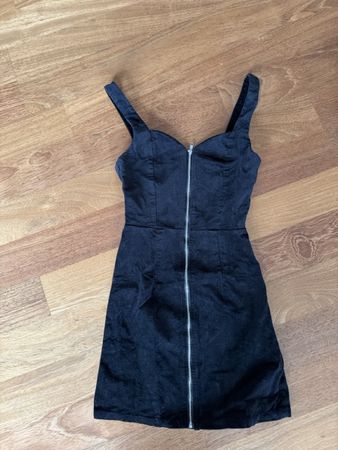 Kleid schwarz mit Reissverschluss vorne Grösse 34