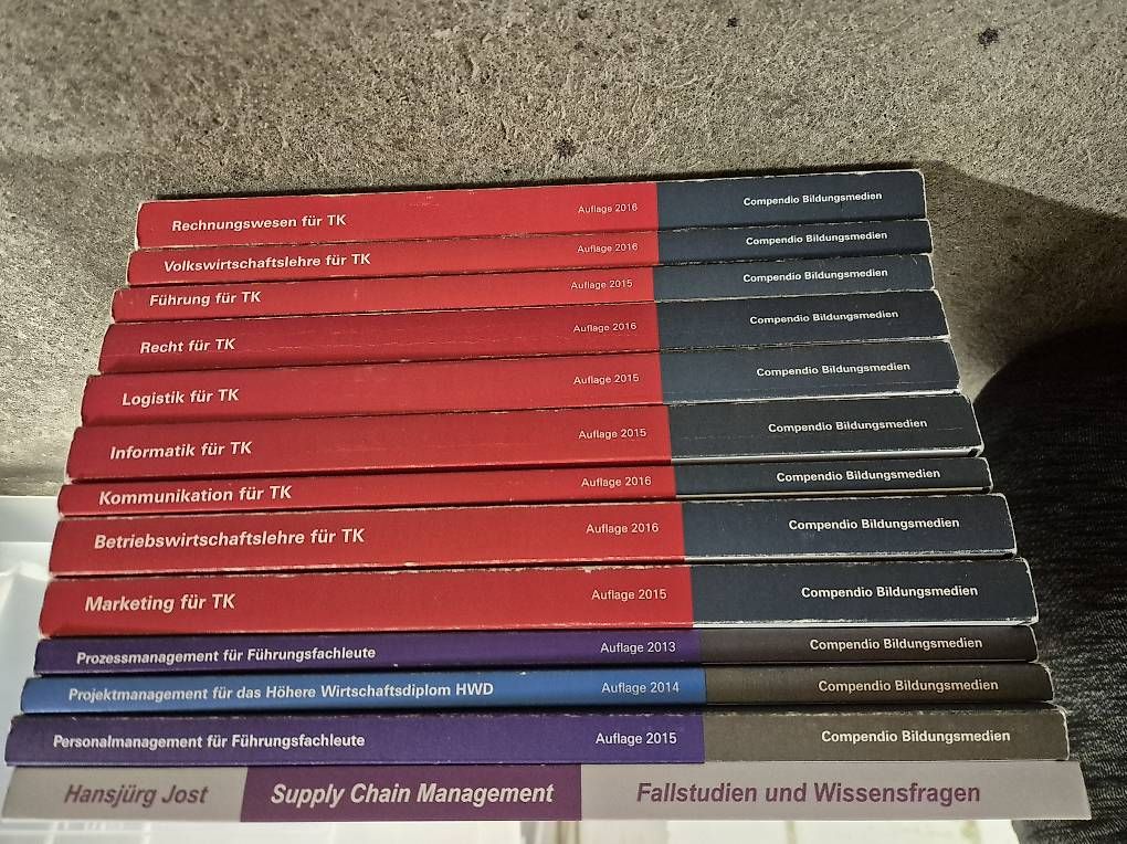 Libri: Lernbücher Technischer Kaufmann Compendio – Usato da Jegenstorf venduto da Crusty7