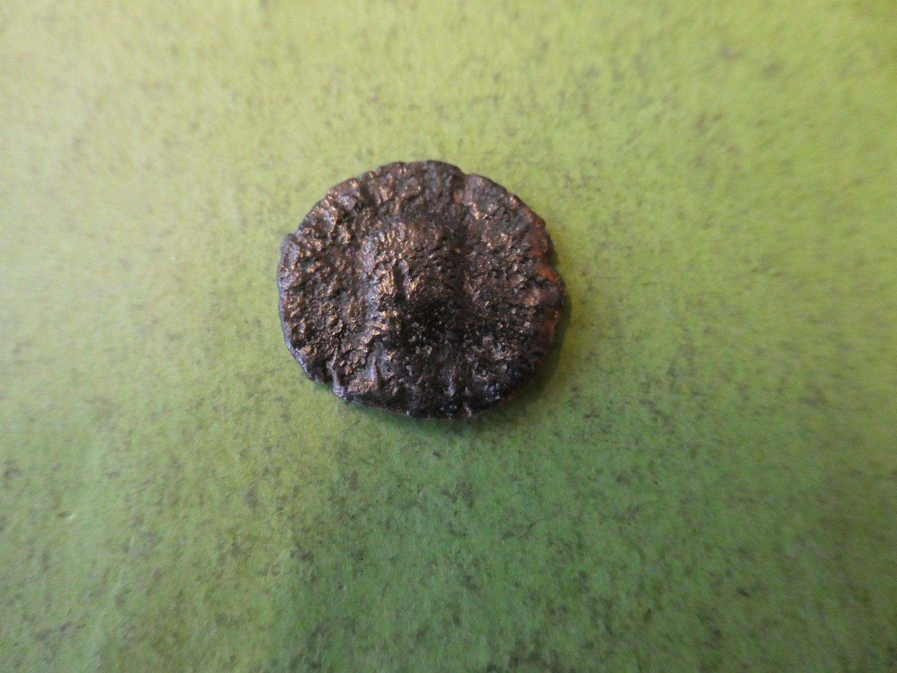 Tutti le monete: uralte Bronzemünze 18 mm     2.15 g – Usato da Hinterforst venduto da Rohusri