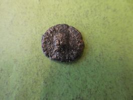 uralte Bronzemünze 18 mm     2.15 g