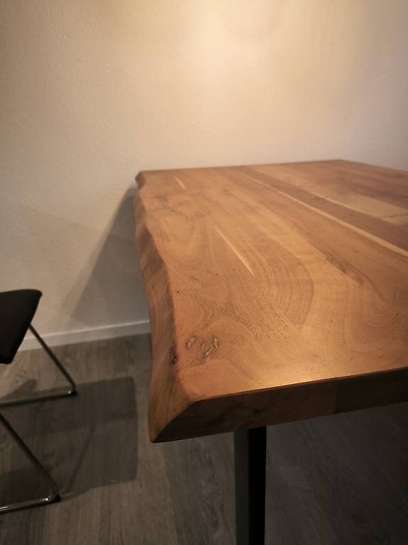 Tavoli: Nussbaum Holztisch  – Usato da Mühledorf BE venduto da san_w889 1
