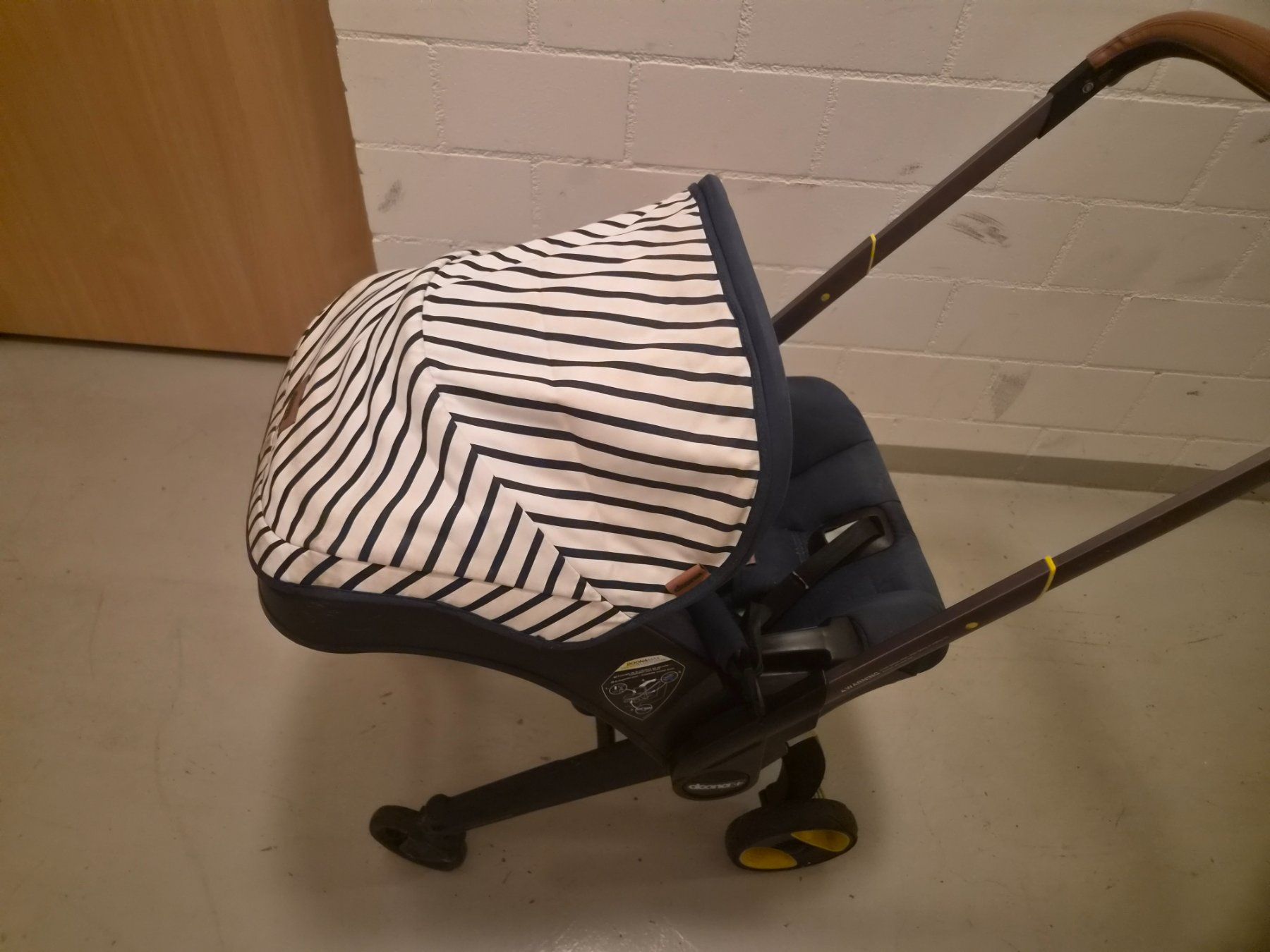 Doona Kinderwagen: Doona Kinderwagen mit Isofix Unterteil – Gebraucht aus Sevelen von Cano240620 2