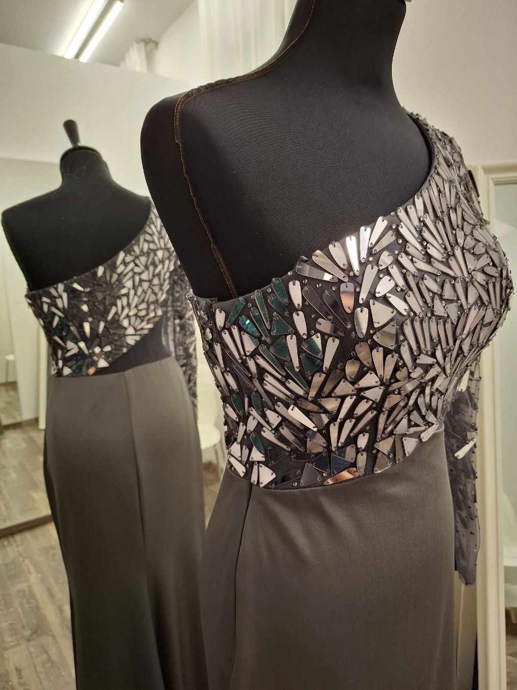 Vestiti: Graues Kleid – Nuovo (secondo la descrizione) da Uster venduto da VMT. 3