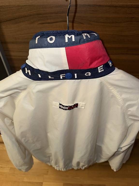 Jacken: Vintage Tommy Hilfiger Jacke – Gebraucht aus Egnach von hrid 2