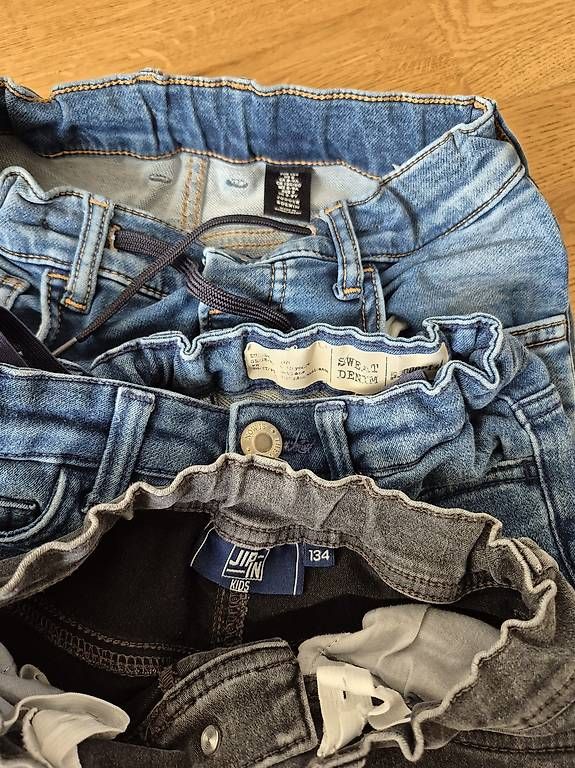 Kleiderpakete & -sets: Jeanspaket Grösse 134 – Gebraucht aus Liebefeld von barilla25 2