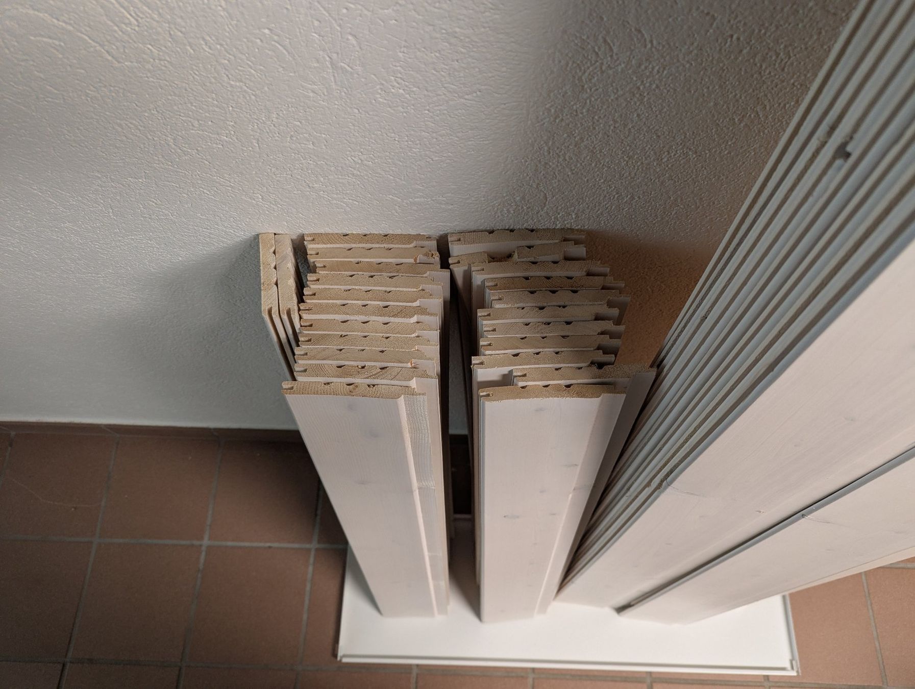 Articoli in legno: Holz Täfer - Holzpaneele weiss – Usato da Blumenstein venduto da novarx 2