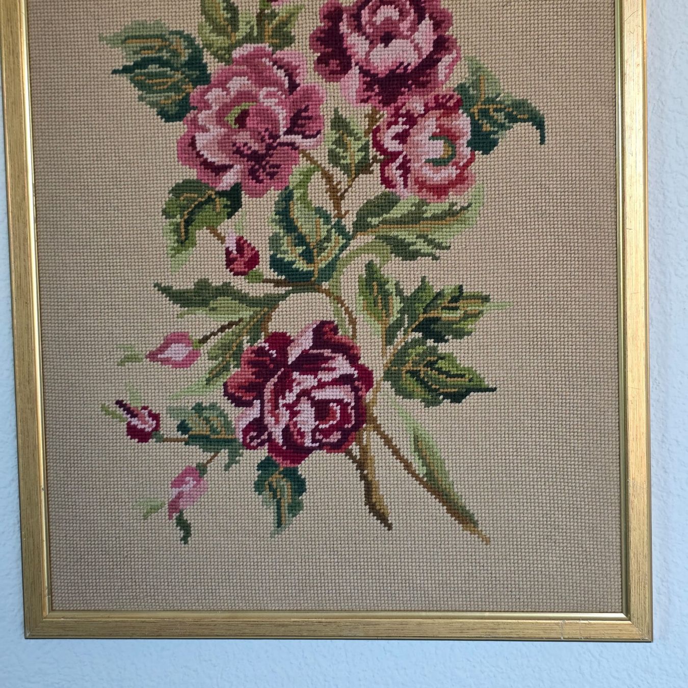 Foto & Immagini: Handgesticktes Rosenbild im Rahmen, Vintage – Usato da Rheinsulz venduto da Dred 1