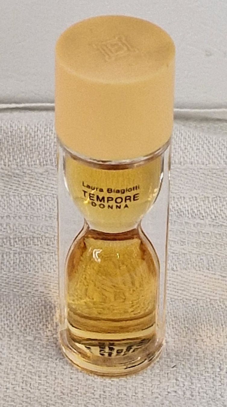 Laura Biagiotti Profumi & Eau de Toilette: TEMPORE DONNA MINIATÜR PARFÜM – Usato da Bilten venduto da Mic2022