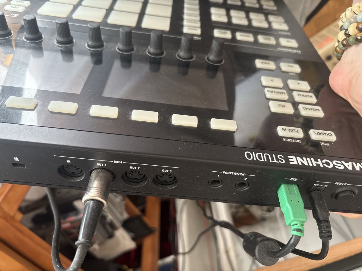 Native Instruments Strumenti musicali: Maschine Studio contrôleur – Usato da Genève venduto da captus 1