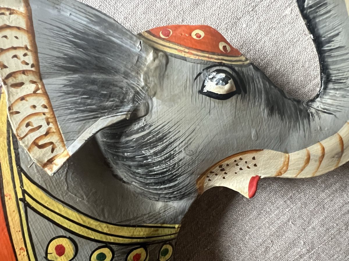 Skulpturen & Statuen: Éléphant décoratif en métal peint main, Inde – Neu (gemäss Beschreibung) aus Genève von DELIRBEADS 6