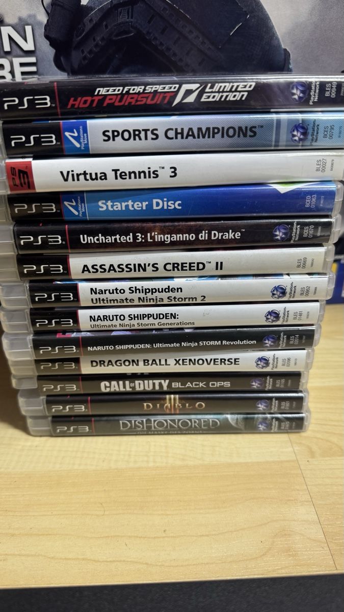 Sony Console: PlayStation 4 Slim 1TB mit 2 Controller + 15 Spiele! – Usato da Rüti.b.Büren venduto da Jordaans 1