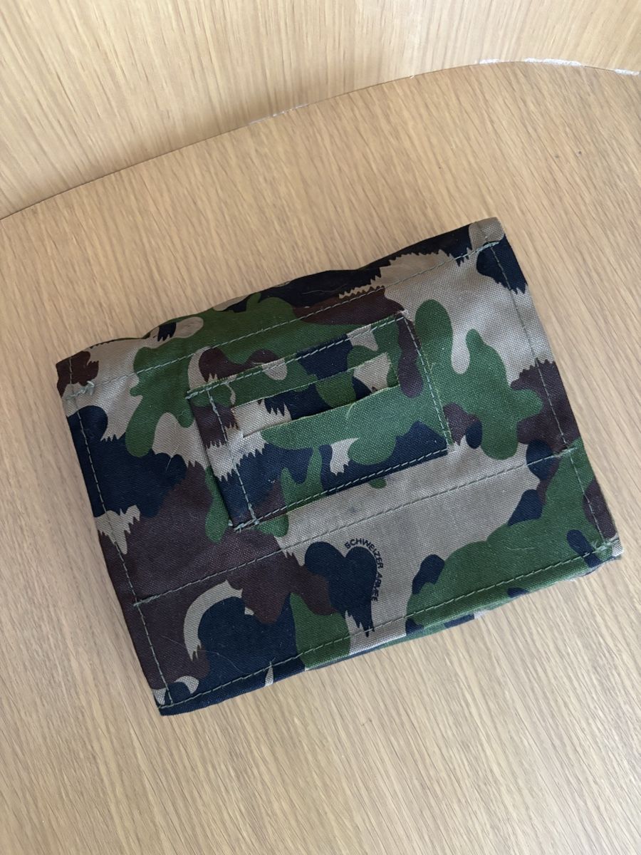 Schweizer Armee Pflegeprodukte: Original Schweizer Armee Schuhputzset Tarn – komplett – Gebraucht aus Zürich von Eves.vintage.element 1