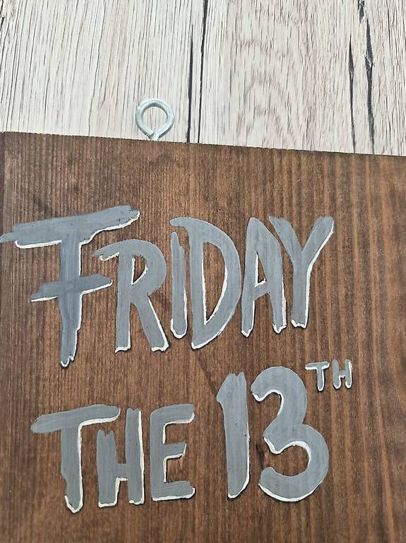 Alle Dekorationen: Friday the 13th Holzdeko mit Hackbeil  Handmade – Neu und originalverpackt aus Mels von freiwild3115 3
