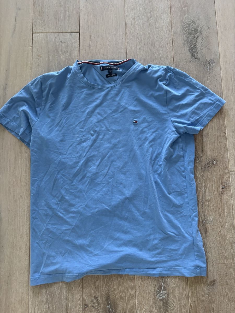 Tommy Hilfiger T-Shirts: TH Shirt – Gebraucht aus Yens von Tone_Y7