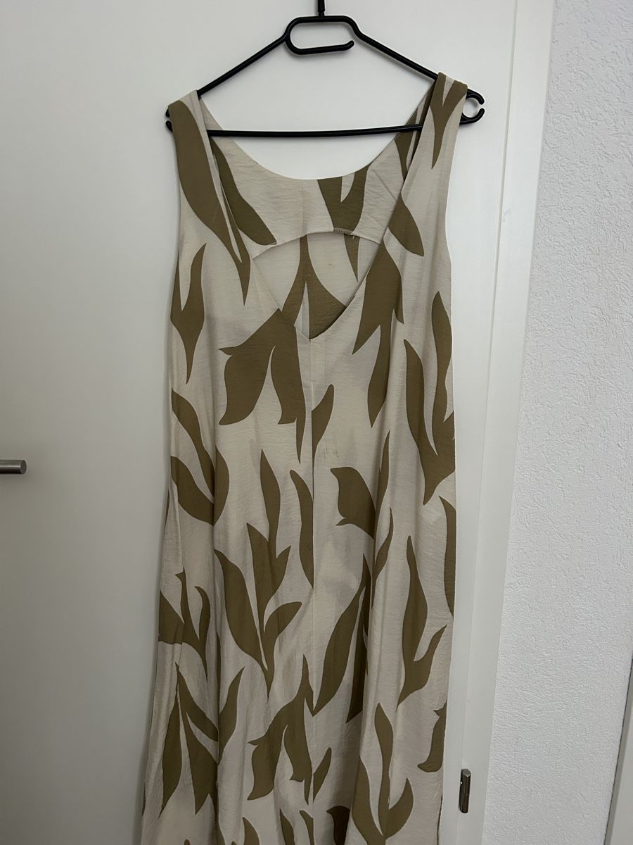 Vestiti: Oversize Summer Dress with Leaf Pattern - Size Small – Usato da Marin-Epagnier venduto da Kty_1907 1