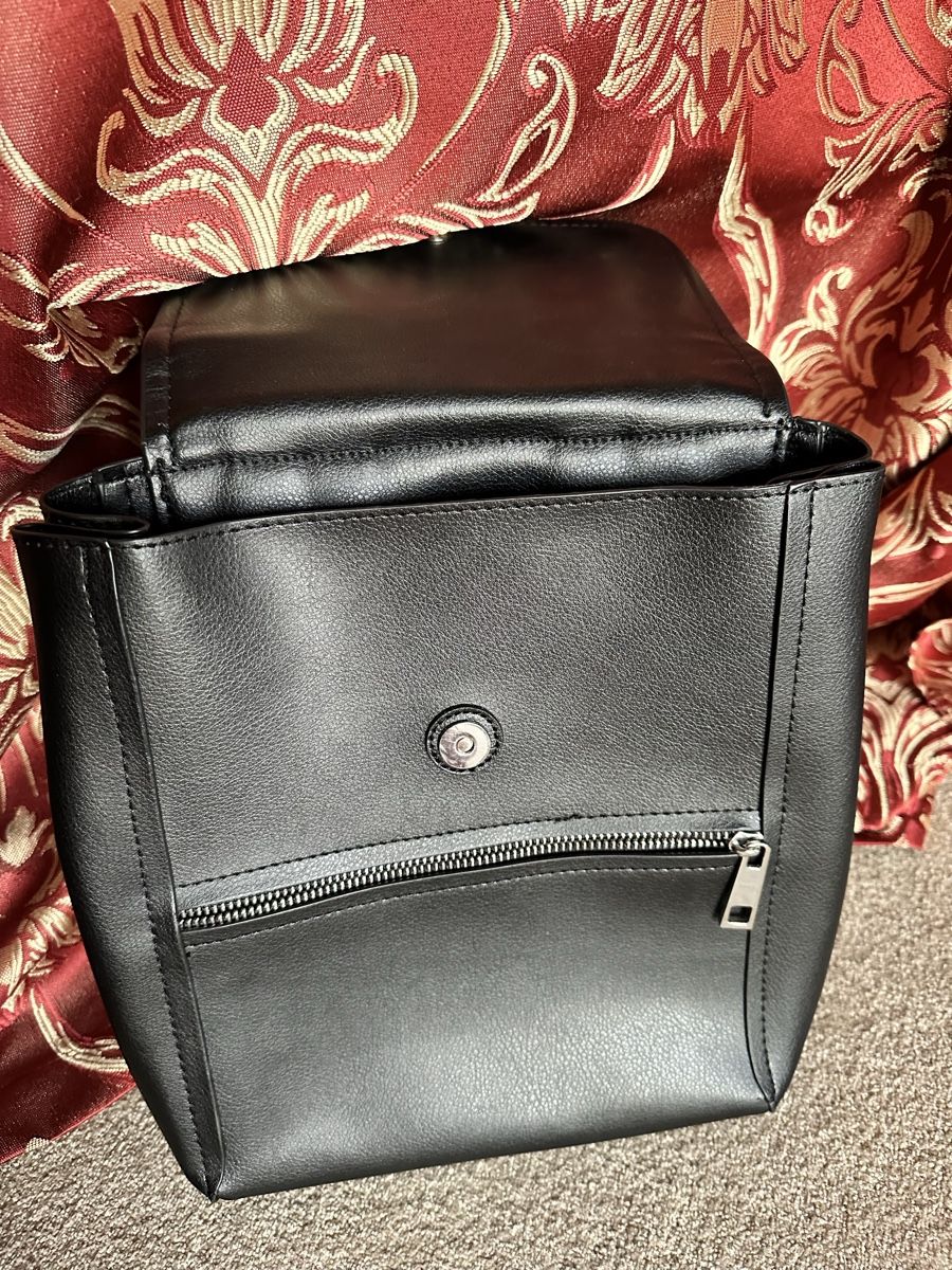 Zaini: Rucksack, schwarz, silber, wie neu – Nuovo (secondo la descrizione) da Zollikon venduto da into-the-west 1
