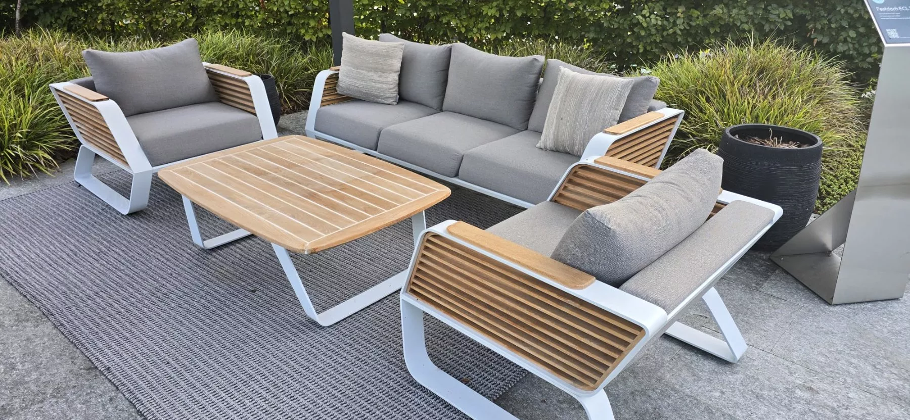 Viplounge Divani: Wing Gartenlounge – Usato da Oberglatt ZH venduto da Thermogreen 2