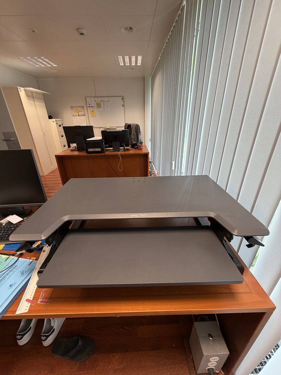 Bureaux: Ergotron Sitz-Steh-Schreibtisch WorkFit-TL – D'occasion à Bern par imamfanani 7