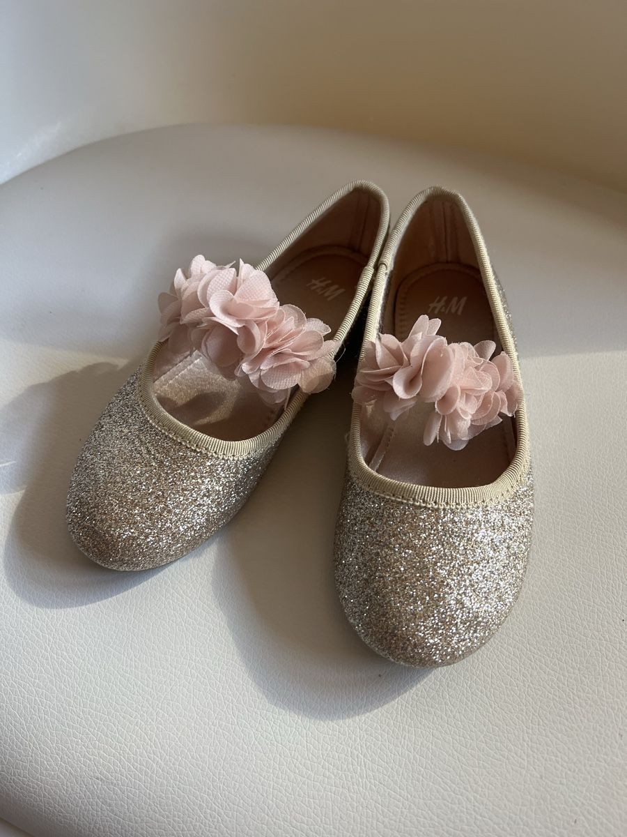 H&M Scarpe per ragazze: H&M Schuhe Grösse 27 – Usato da Inwil venduto da Karenstone