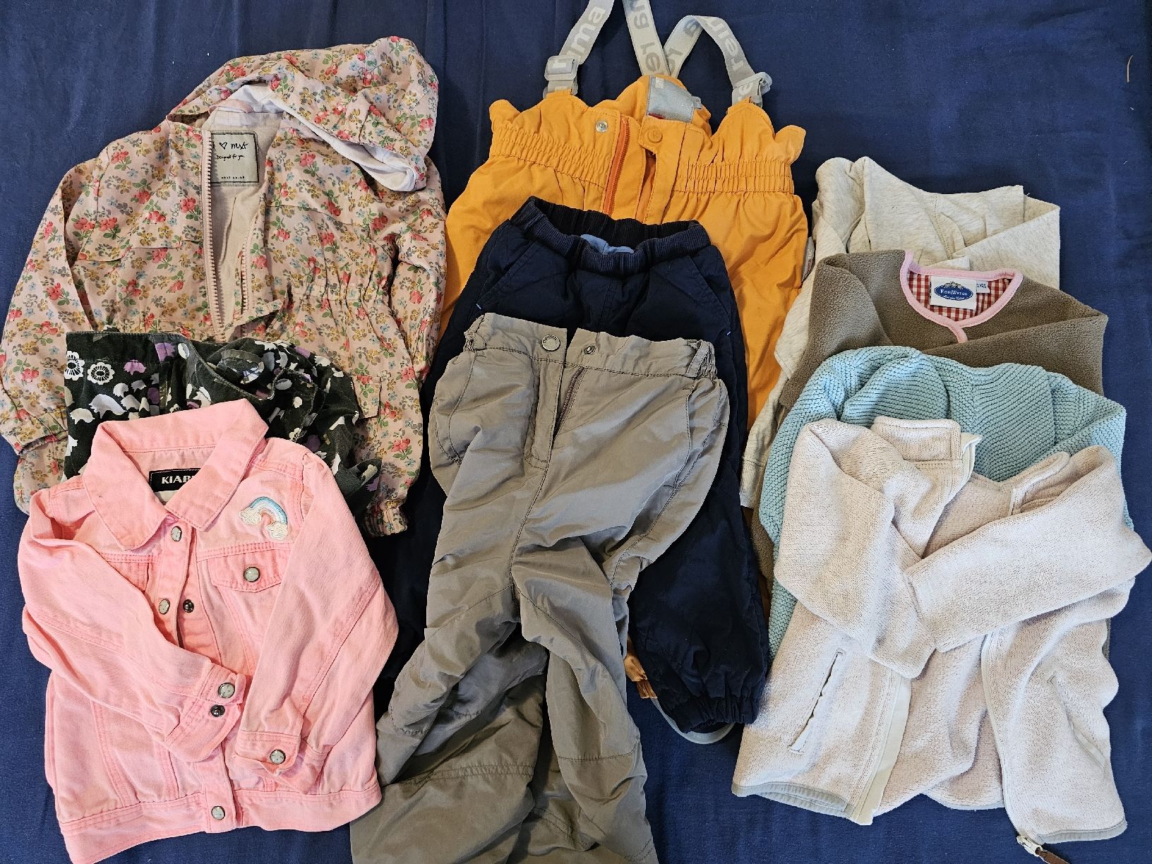 Ensembles coordonnés: Grosses Kleiderpaket. Mädchen 80 – D'occasion à Kesswil par yanat 3