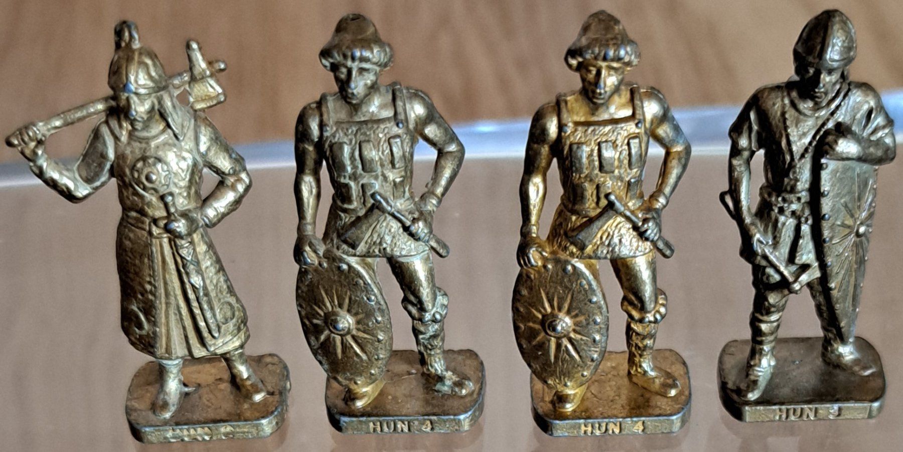 Statuette: 4x Hunnen 1994 Gold – Usato da Tenniken venduto da mik_6mxg 9