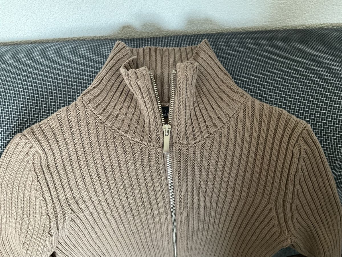 Pullover & Sweatshirts: Pull-over zip femme taille M beige – Gebraucht aus Bulle von Zaman66 2