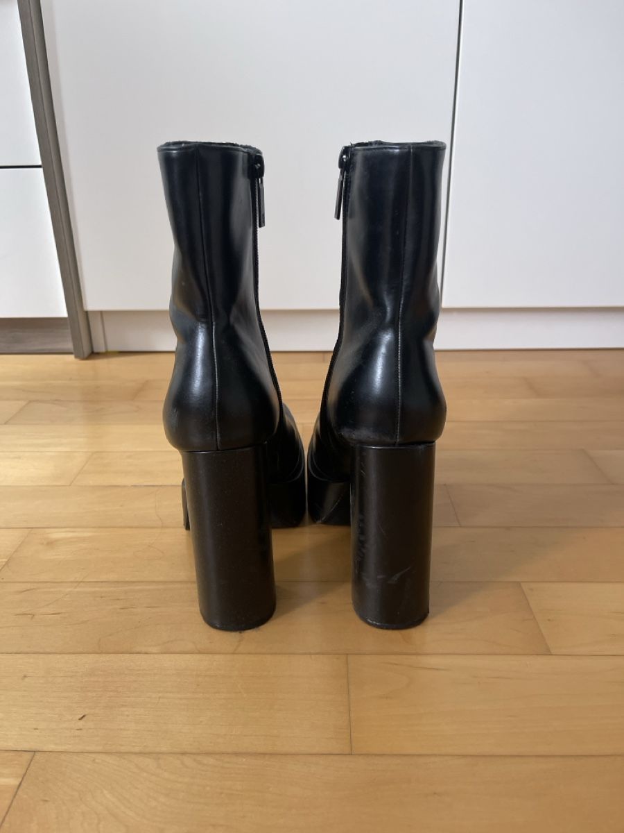 Zara Damenschuhe: Schwarze Plateau Stiefeletten 37 – Gebraucht aus Zürich von Shimmyya 1