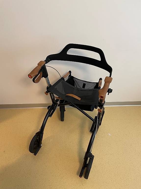 Gehhilfen: Saljol Rollator Alround AR – Gebraucht aus Kriens von bearn 2