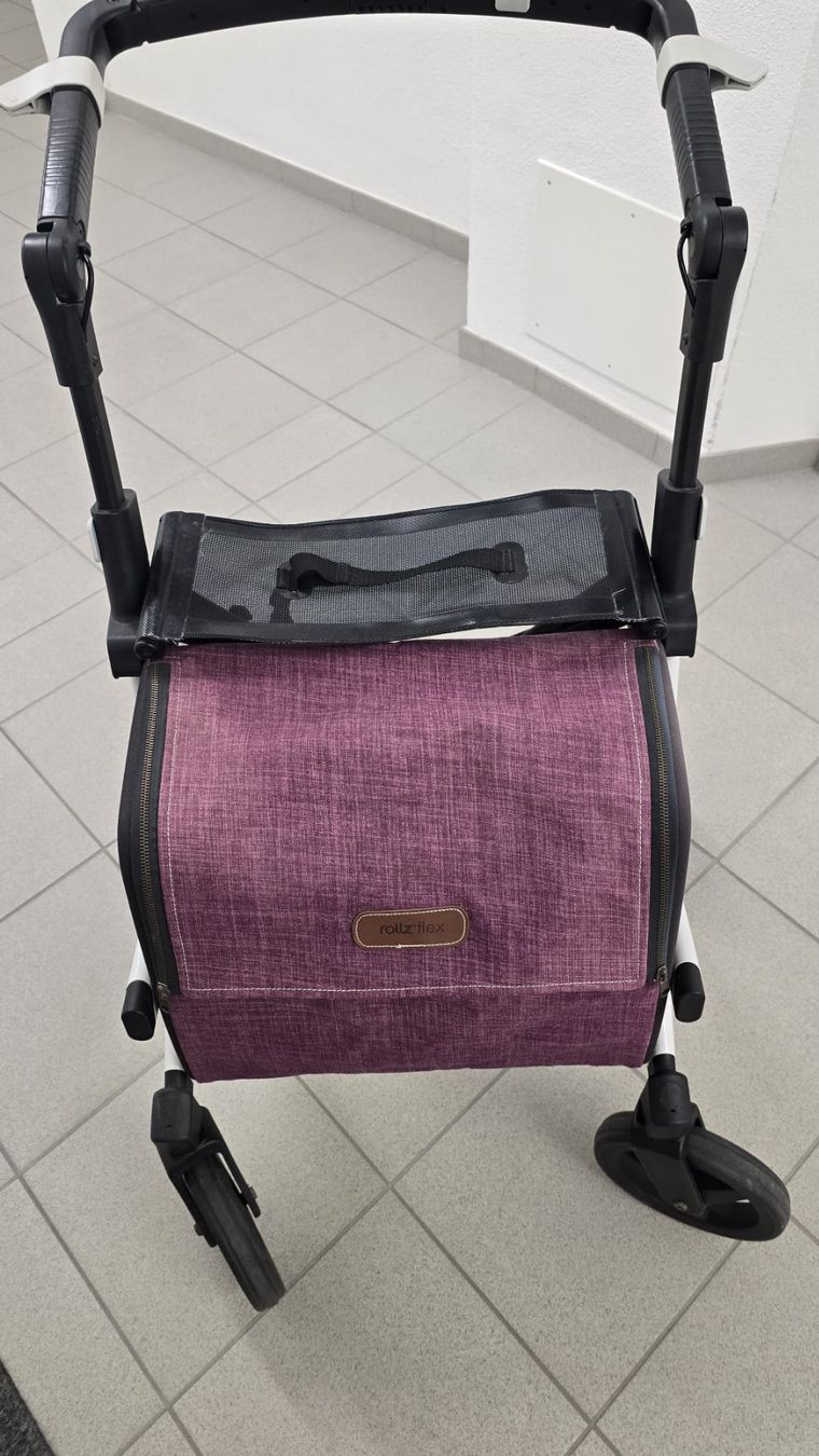 Ausili per la deambulazione: Rollz Flex Rollator mit Einkaufstasche – Bordeaux/Violett – Usato da Wigoltingen venduto da Achilleus_ 4