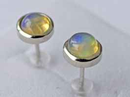 Ohrstecker Silber mit natürlichen Kristall-Opalen