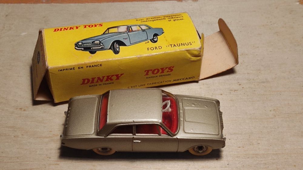DINKY TOYS FRANCE 559 FORD TAUNUS BLANC BON ETAT D ORIGINE ET DE J