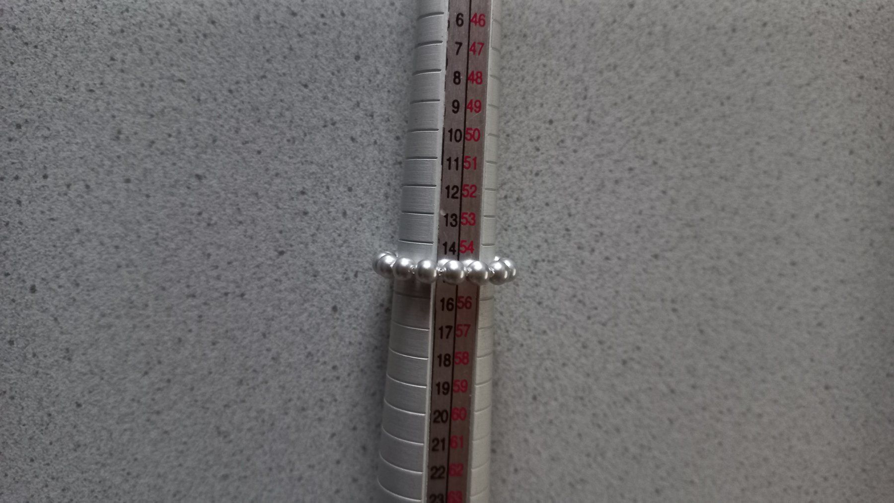Swarovski Anelli: Elastischer Swarovski Fingerring Grösse 54 – Nuovo e nell'imballaggio originale da Winistorf venduto da acreativ2 2