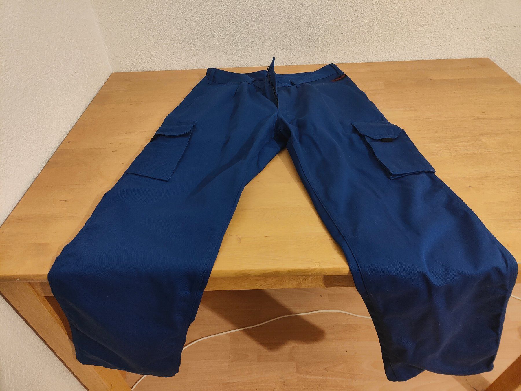 Pantaloni: Arbeitshose Mascot, defekt. – Difettoso da Studen BE venduto da Paplo