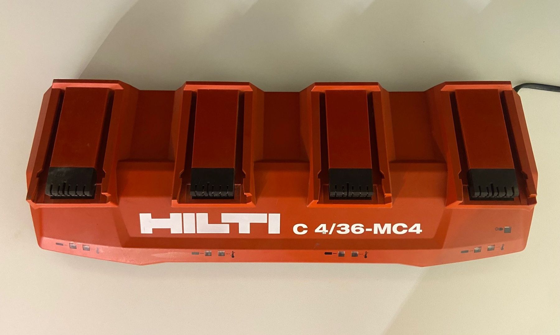 Hilti Caricabatterie: Chargeur Multiple/Mehrfach-Ladegerät Hilti MC4 – Nuovo (secondo la descrizione) da Echallens venduto da Tools0101