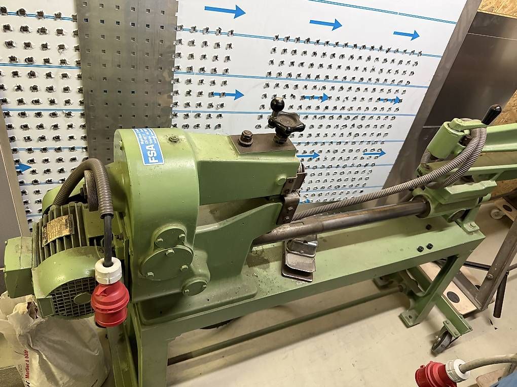 Tutte le macchine: Bördelmaschine – Usato da Emmen venduto da gas_9zy2