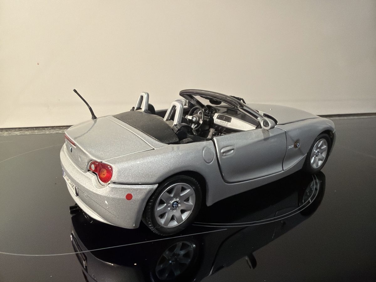 Motormax Modellautos: BMW Z4 Roadster - 1/18 - Motor Max – Gebraucht aus Wolfwil von Rolex1 3