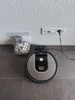 iRobot Roomba Saugroboter mit Ladestation und viel Zubehör