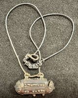 Altes Hals-Amulett aus dem Jemen mit Leder-Band