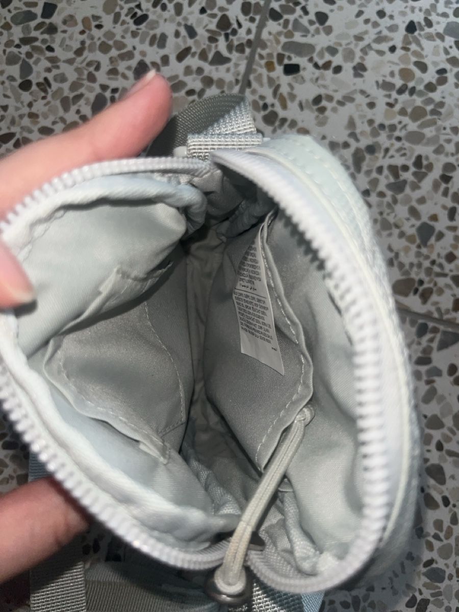 Nike Borse: Stylishe Nike Umhängetasche hellblau/grau – Usato da Dübendorf venduto da ani_xht5 2