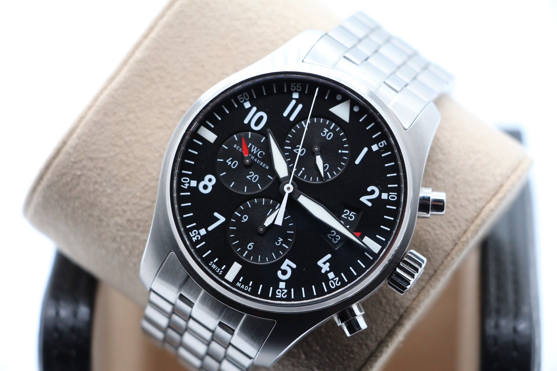 IWC Orologi: IWC Fliegeruhr Day-Date Chronograph Ref. IW377701, Full-Set – Usato da Zug venduto da eMDi_Collection
